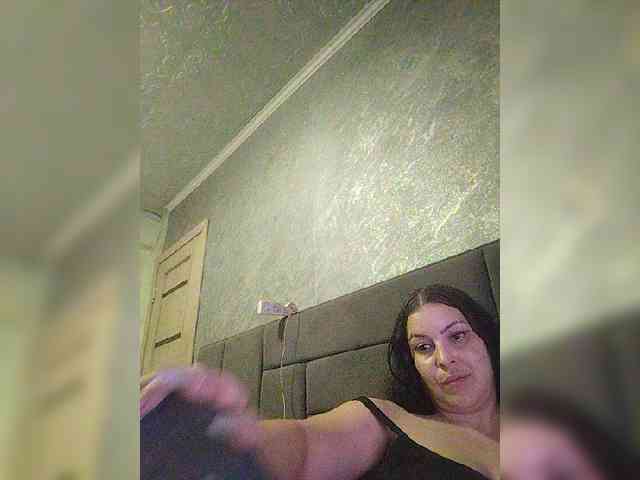Cleopatra1990 webcam