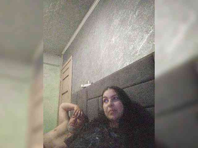 Cleopatra1990 webcam