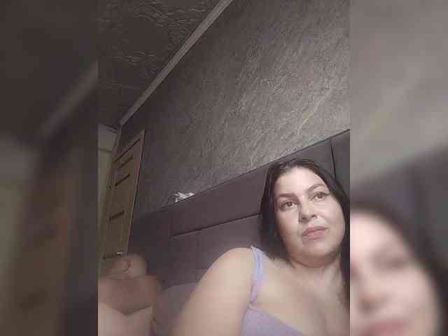 Cleopatra1990 webcam