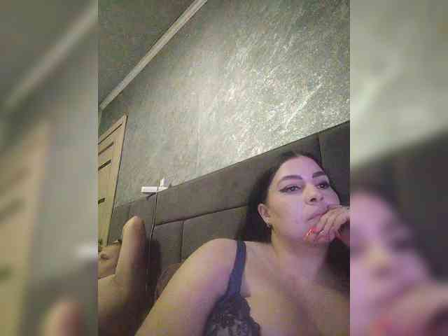 Cleopatra1990 webcam