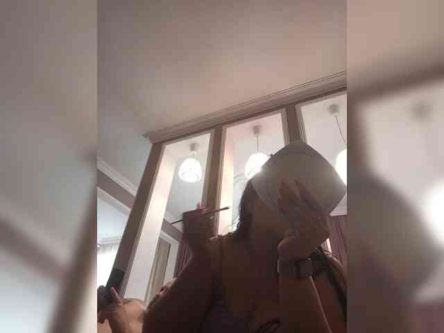 Cleopatra1990 webcam