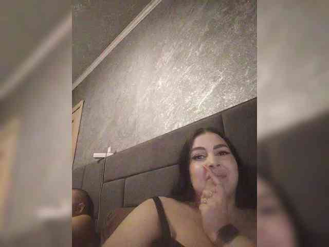 Cleopatra1990 webcam