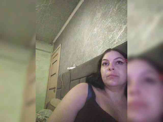 Cleopatra1990 webcam