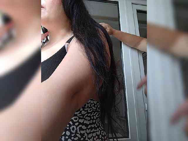 Cleopatra1990 webcam