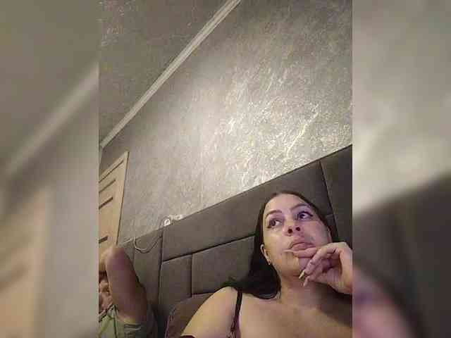 Cleopatra1990 webcam