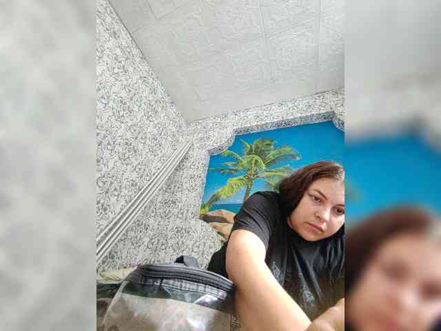 Cleopatra1990 webcam