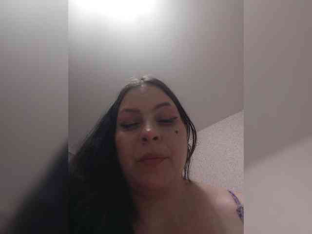 kissmabont Sex Cam Show