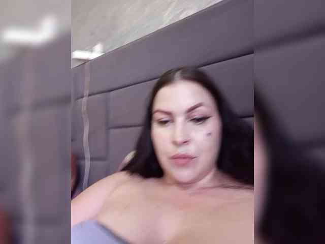 Cleopatra1990 webcam