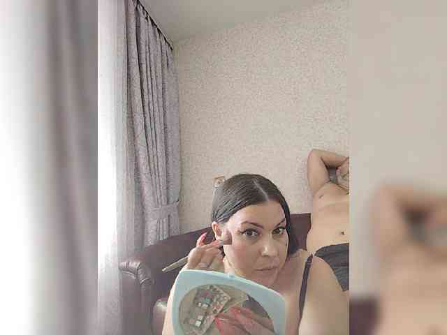 Cleopatra1990 webcam