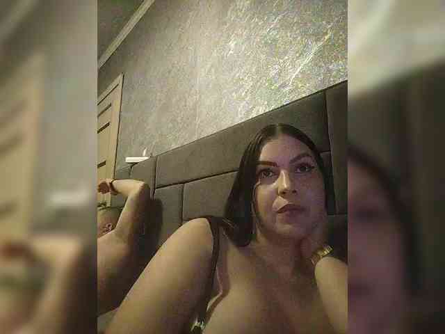 Cleopatra1990 webcam