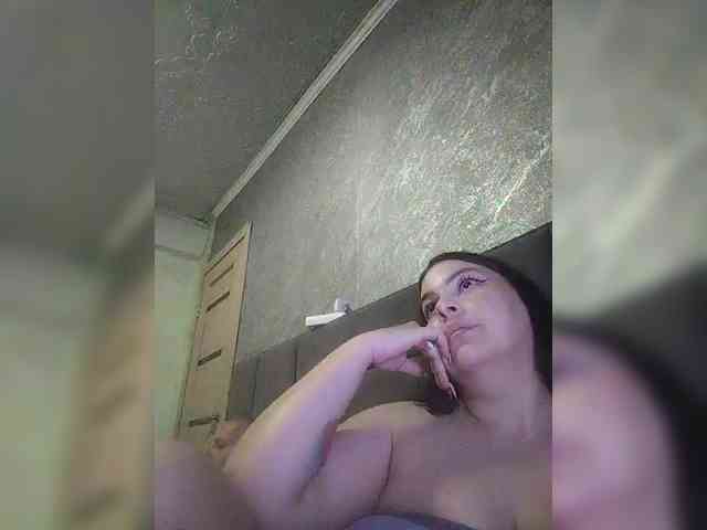Cleopatra1990 webcam