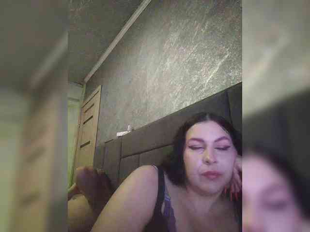 Cleopatra1990 webcam