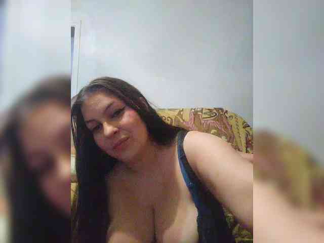 Cleopatra1990 webcam