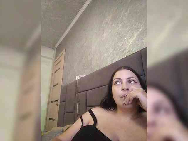 Cleopatra1990 webcam
