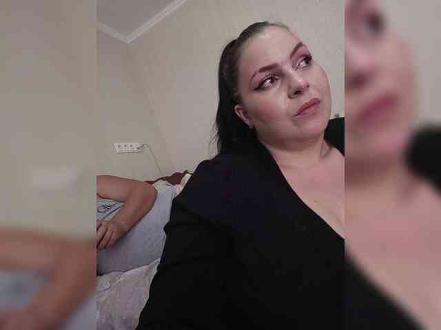 Cleopatra1990 webcam