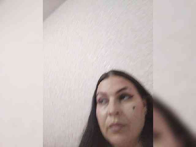 Cleopatra1990 webcam