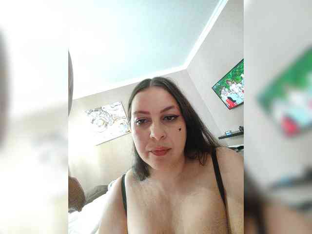 Cleopatra1990 webcam