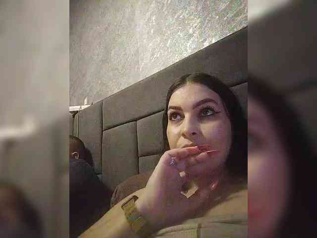 Cleopatra1990 webcam