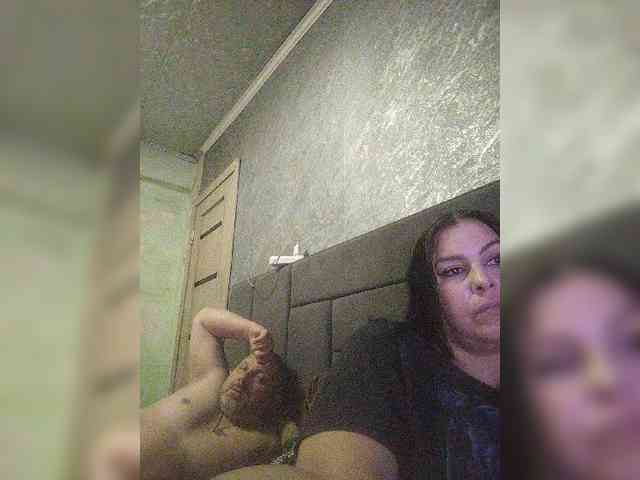 Cleopatra1990 webcam