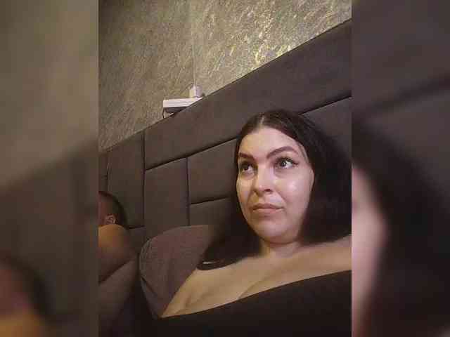 Cleopatra1990 webcam