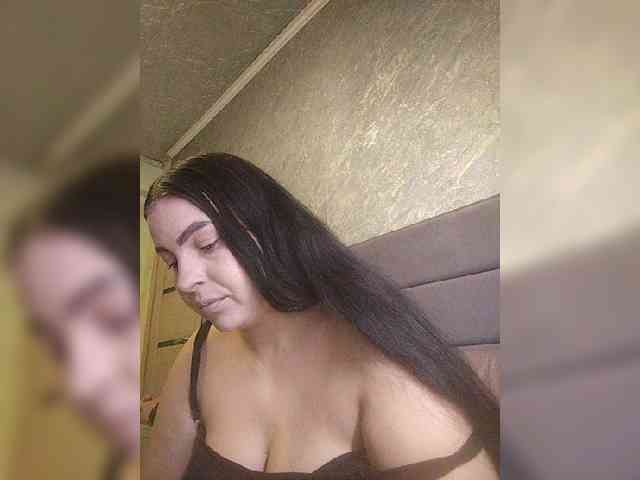 Cleopatra1990 webcam