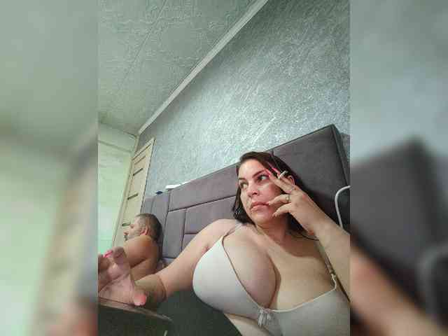 Cleopatra1990 webcam