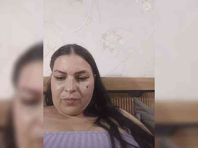 Cleopatra1990 webcam