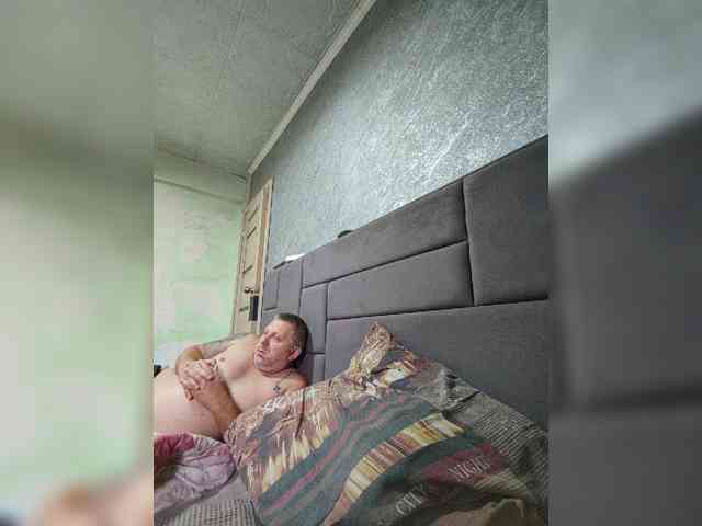 Cleopatra1990 webcam