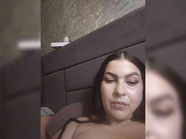 Cleopatra1990 webcam