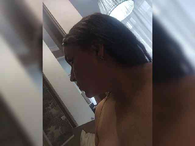 Cleopatra1990 webcam