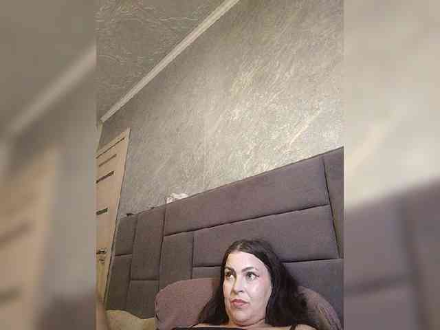 Cleopatra1990 webcam