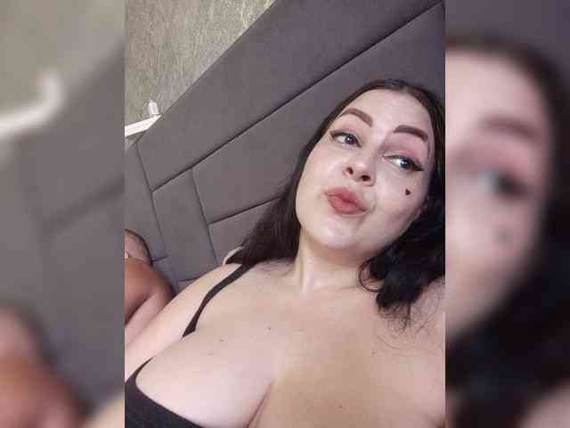 Cleopatra1990 webcam