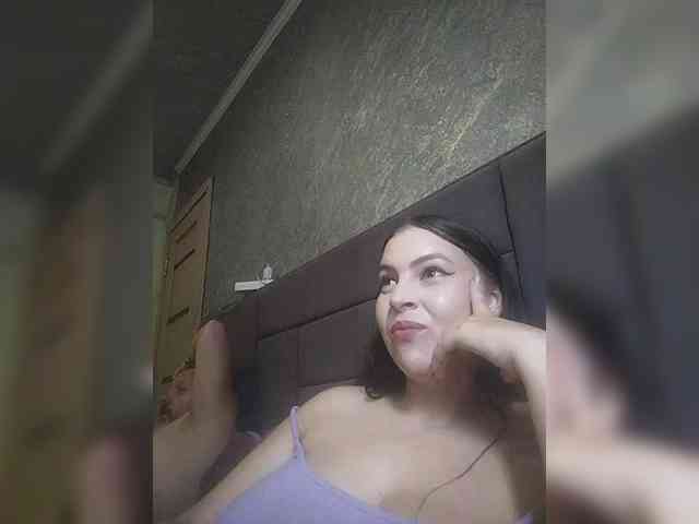 Cleopatra1990 webcam