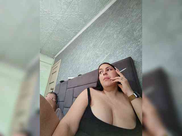 kissmabont Live Webcam on BongaCams