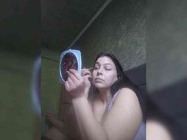Cleopatra1990 webcam