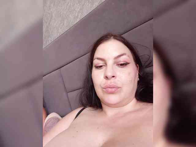 Cleopatra1990 webcam