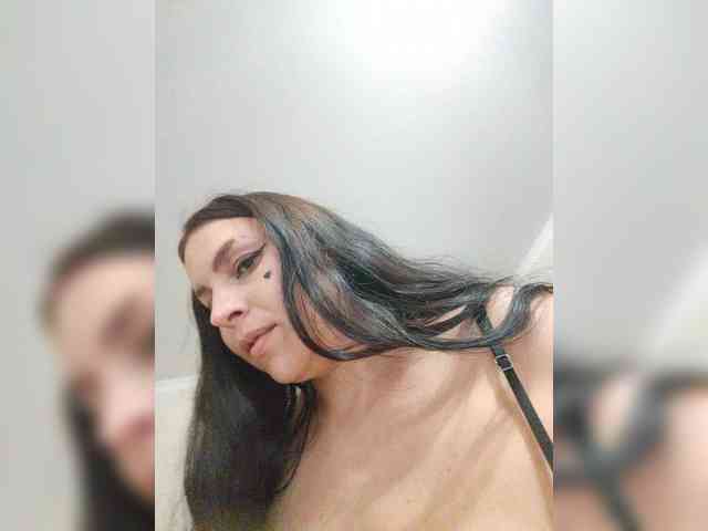 Cleopatra1990 webcam