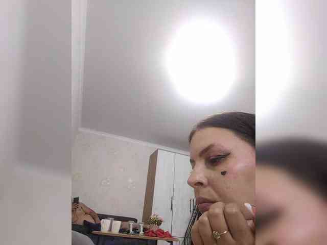 Cleopatra1990 webcam