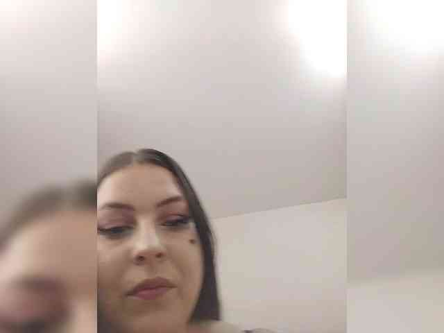 Cleopatra1990 webcam