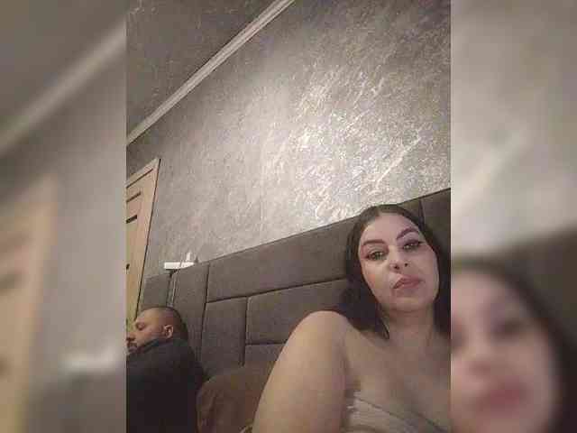 Cleopatra1990 webcam