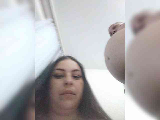 Cleopatra1990 webcam