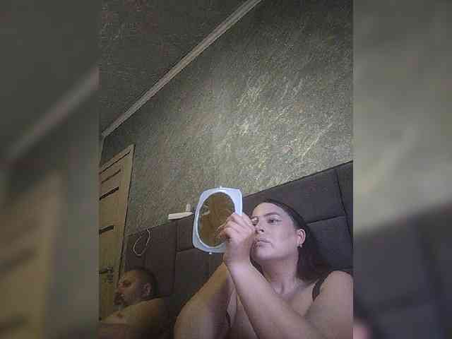 Acest model este live acum. kissmabont