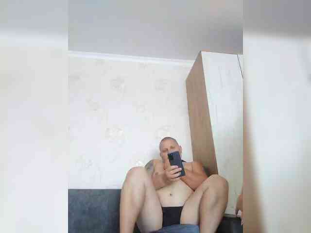 Cleopatra1990 webcam