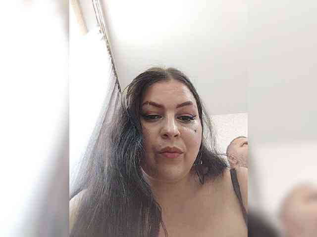 Cleopatra1990 webcam