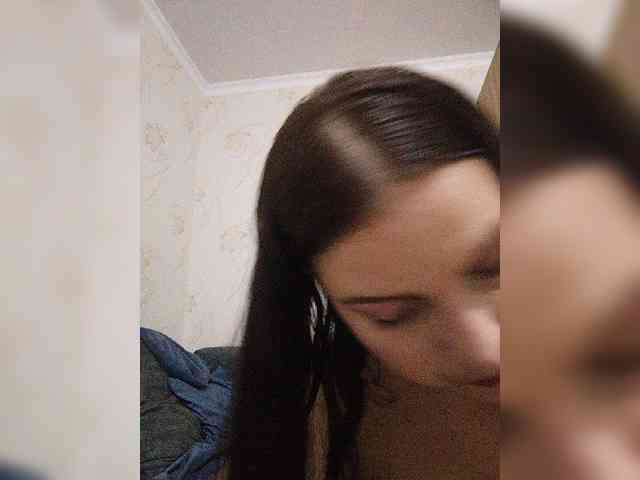 Cleopatra1990 webcam
