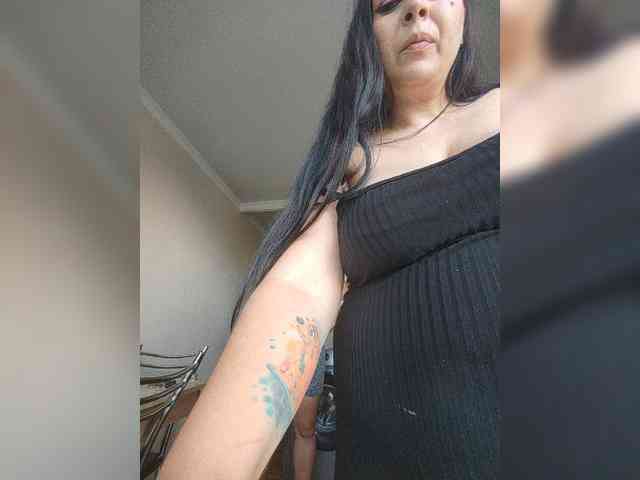 Cleopatra1990 webcam