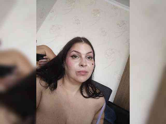 Cleopatra1990 webcam