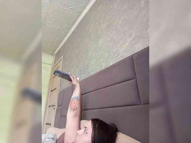 Cleopatra1990 webcam