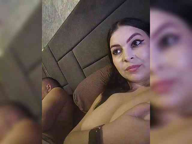 Cleopatra1990 webcam