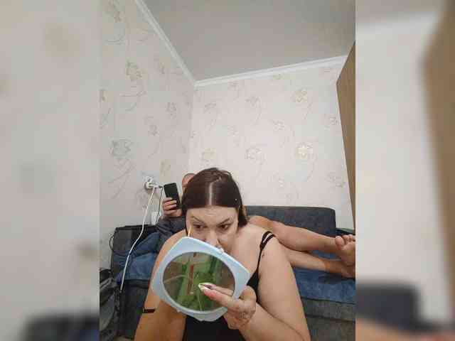 Cleopatra1990's cam show statistics and live stream